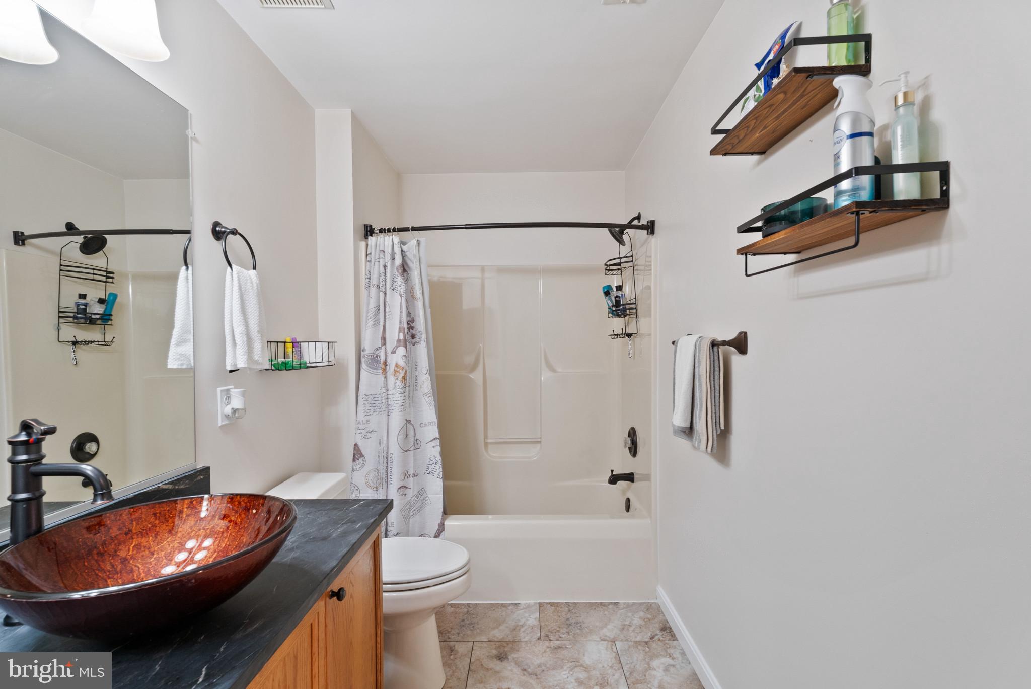 ECHO GLEN - Residential