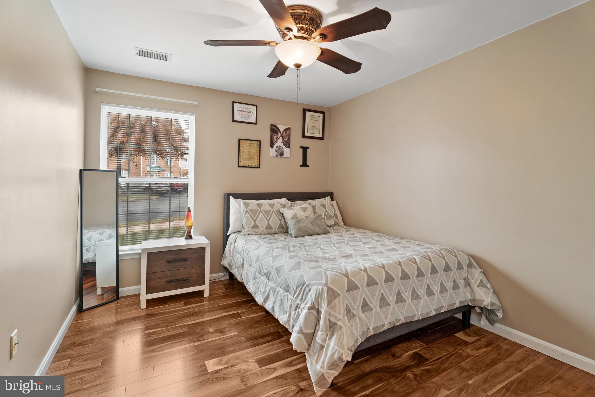 ECHO GLEN - Residential