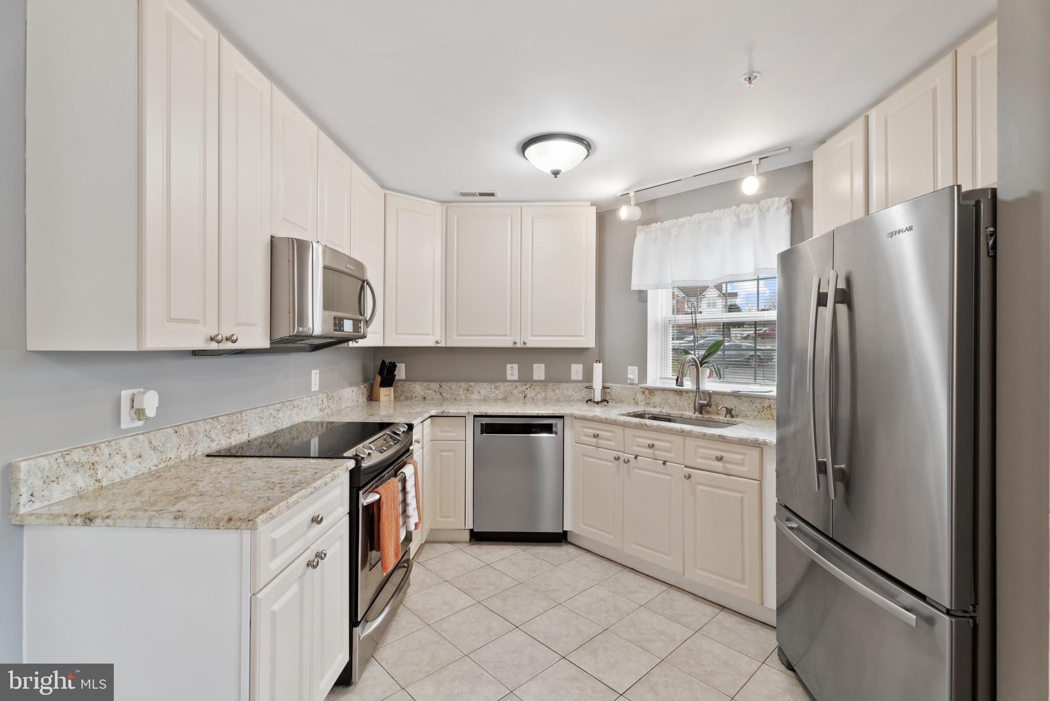 ECHO GLEN - Residential