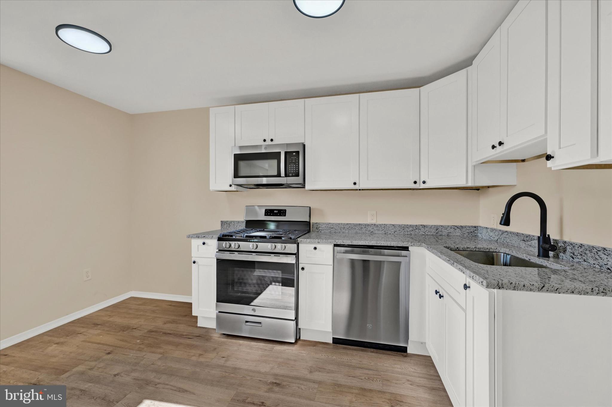 RIVIERA BEACH - Residential