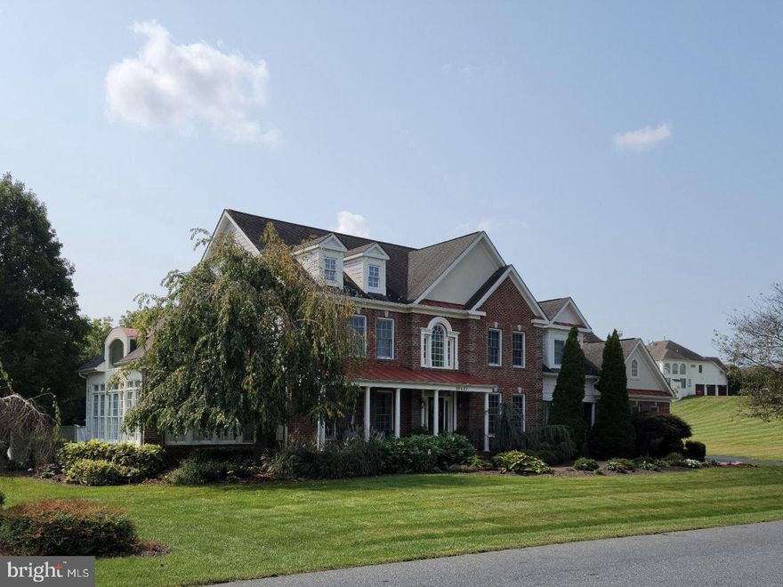 Perfect time to host your holiday gatherings.
Washington County’s Premier Residence in the sought after Community of Meadows Green.