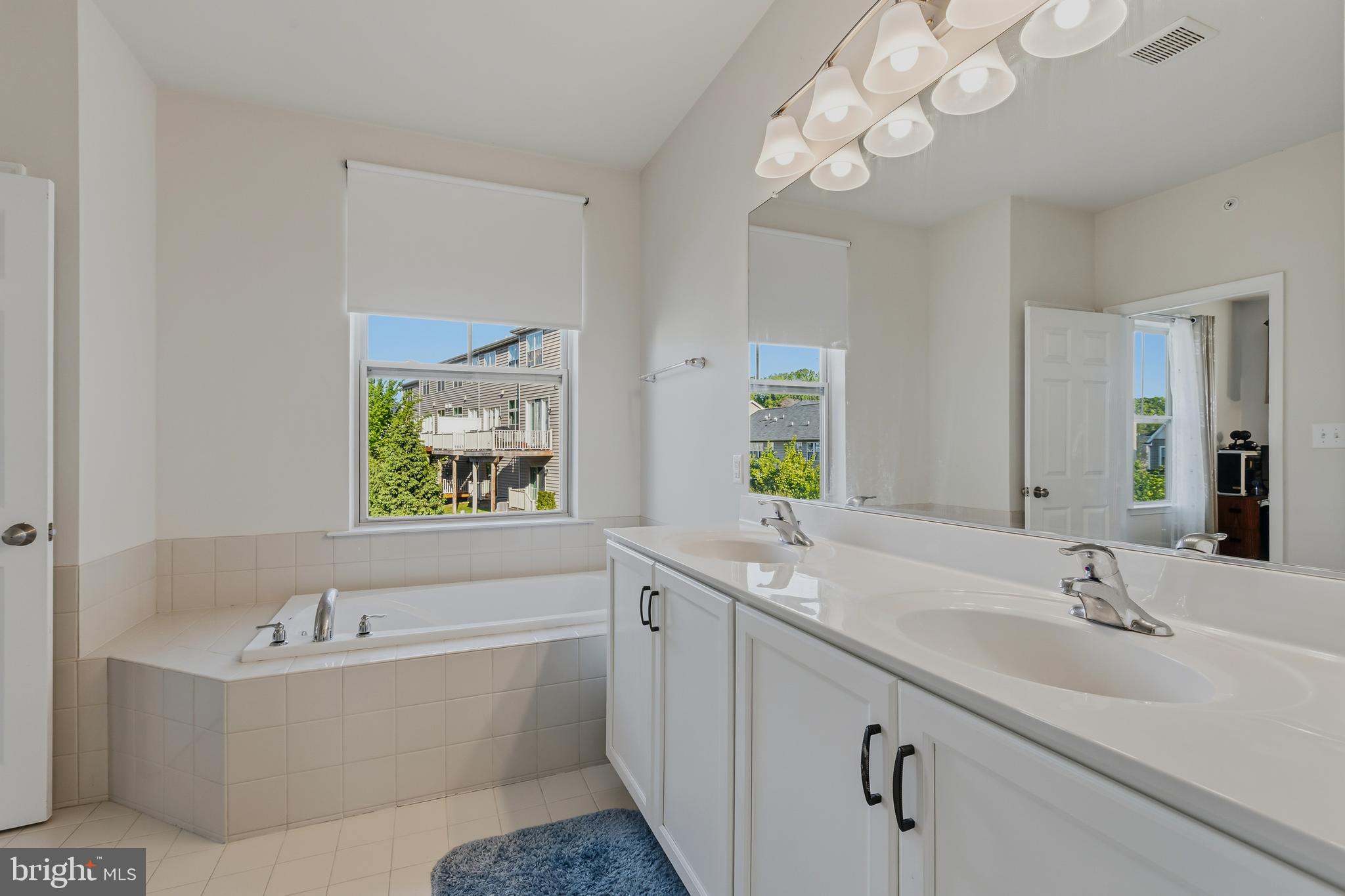WALNUT WALK - Residential