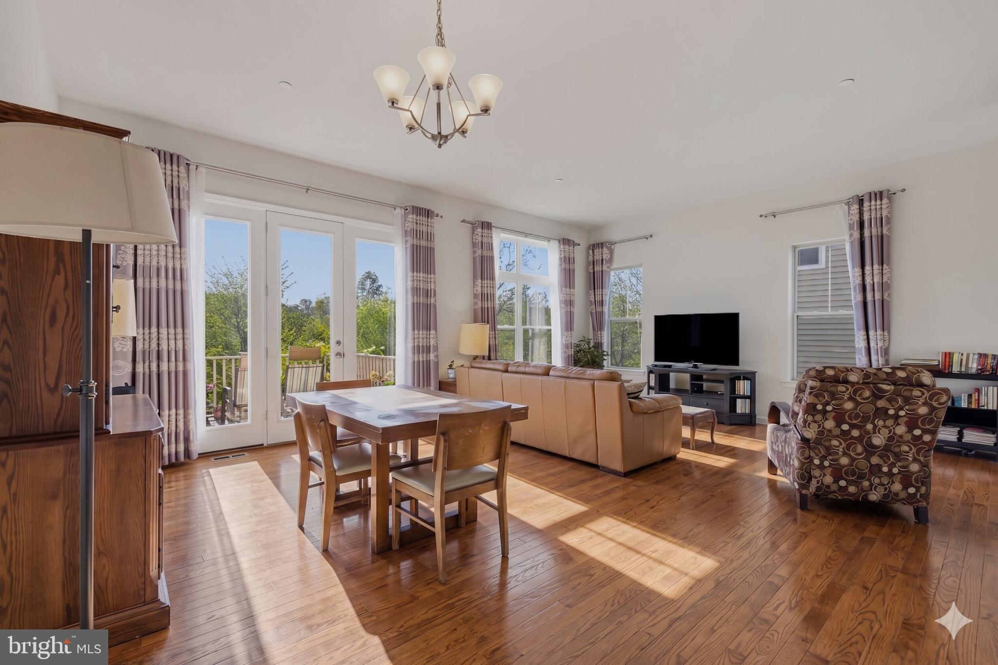 WALNUT WALK - Residential