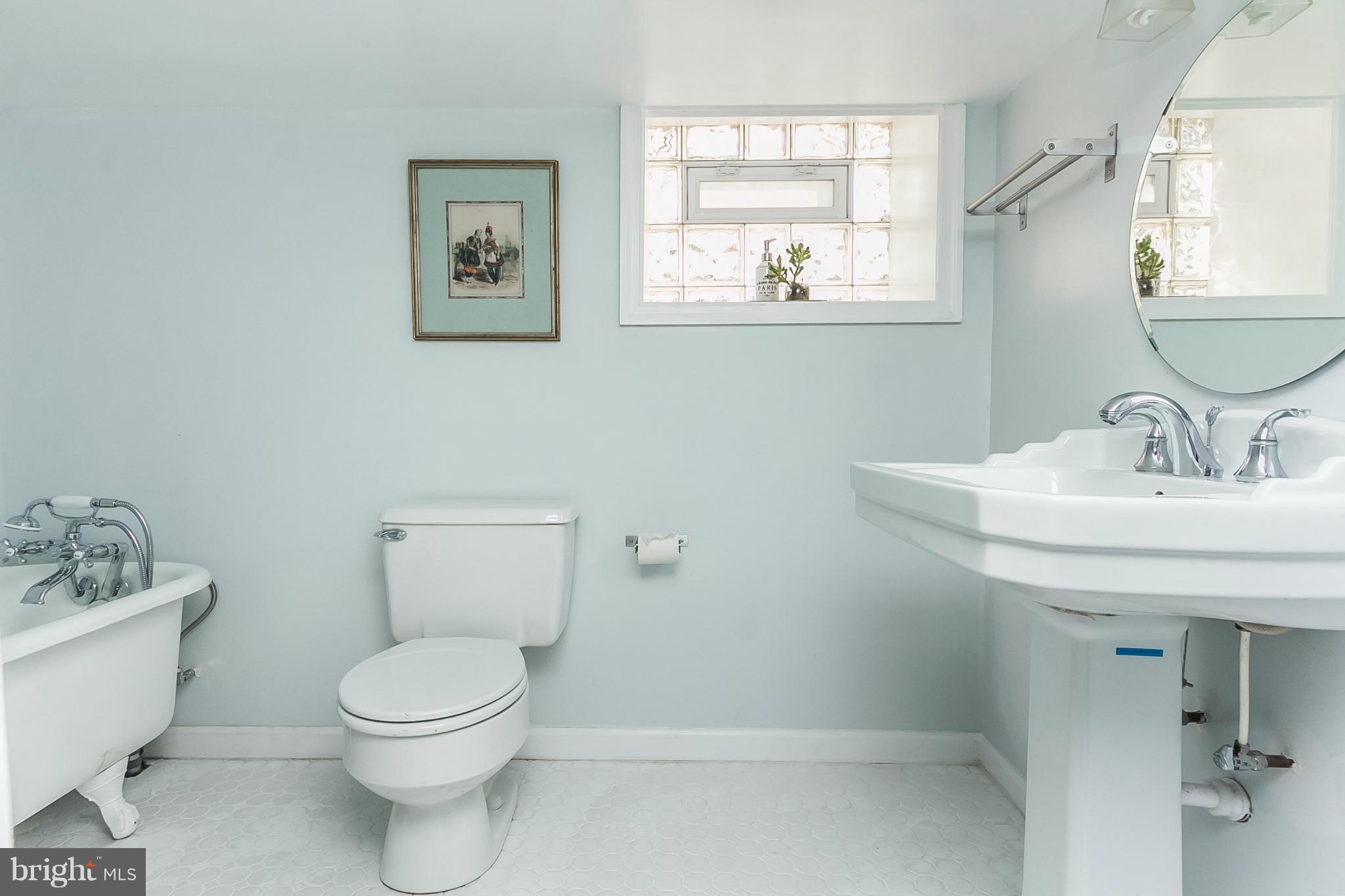 LAURAVILLE HISTORIC DISTRICT - Residential