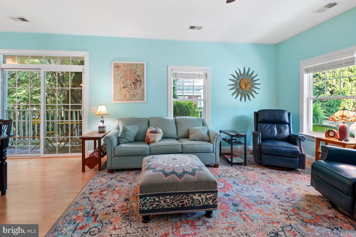 MEADOW RIDGE VILLAS - Residential