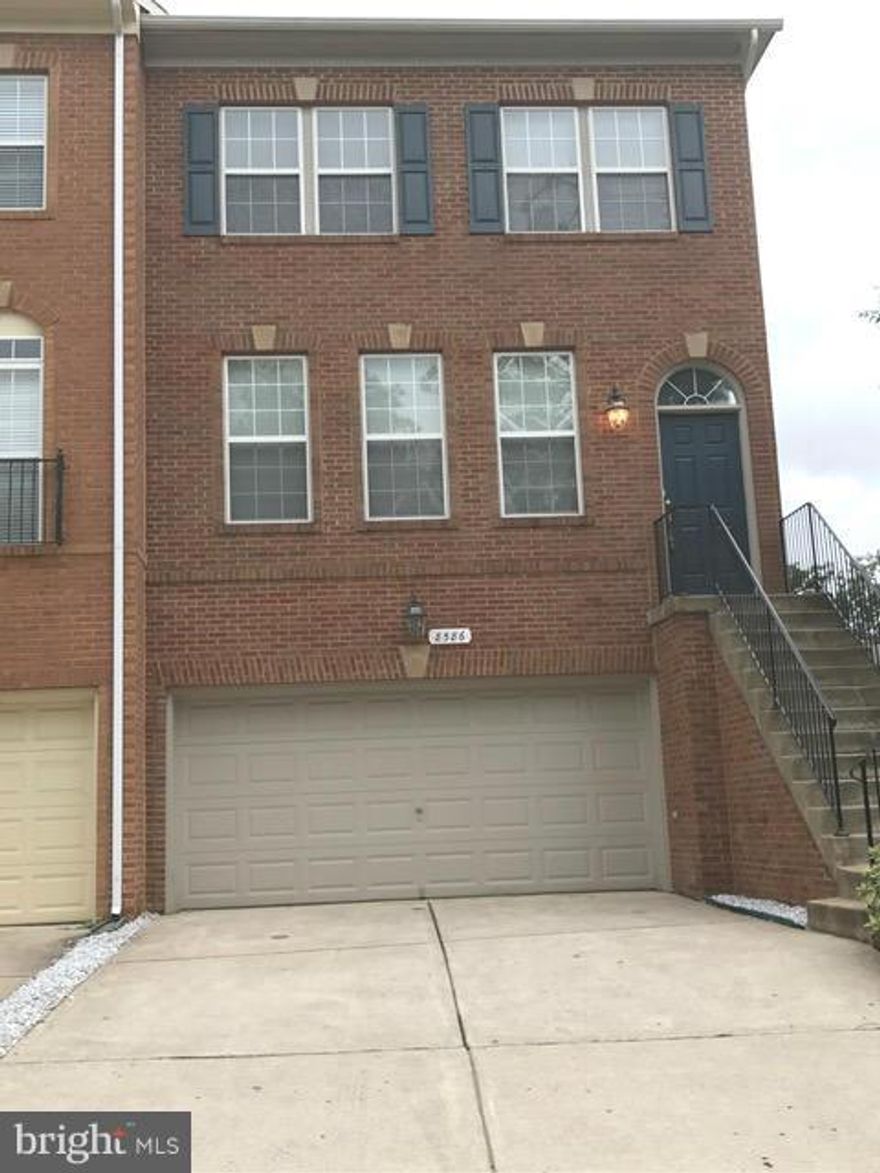 Beautiful Renovation 3 bedrooms, 3.5 bath, fully finished 3 level end unit townhouse. Large dining & living room, hardwood floor, Sunny kitchen/ breakfast area, ceiling fans, Spacious master bedroom/vaulted ceiling! Walk-in closet & full bath! Walk out basement, deck, Convenient location, close to shopping and schools! No Pets, Text William for questions.