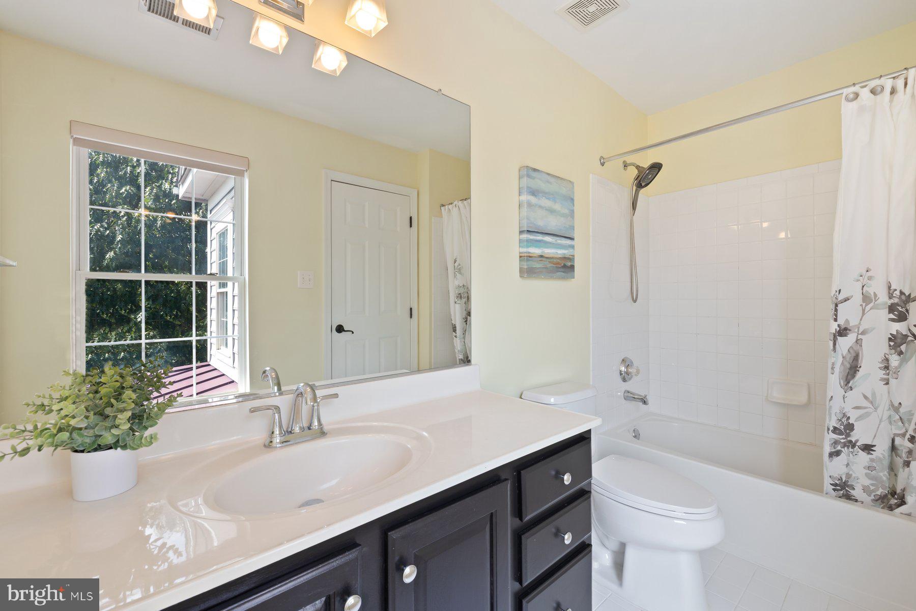 KING FARM WATKINS POND - Residential