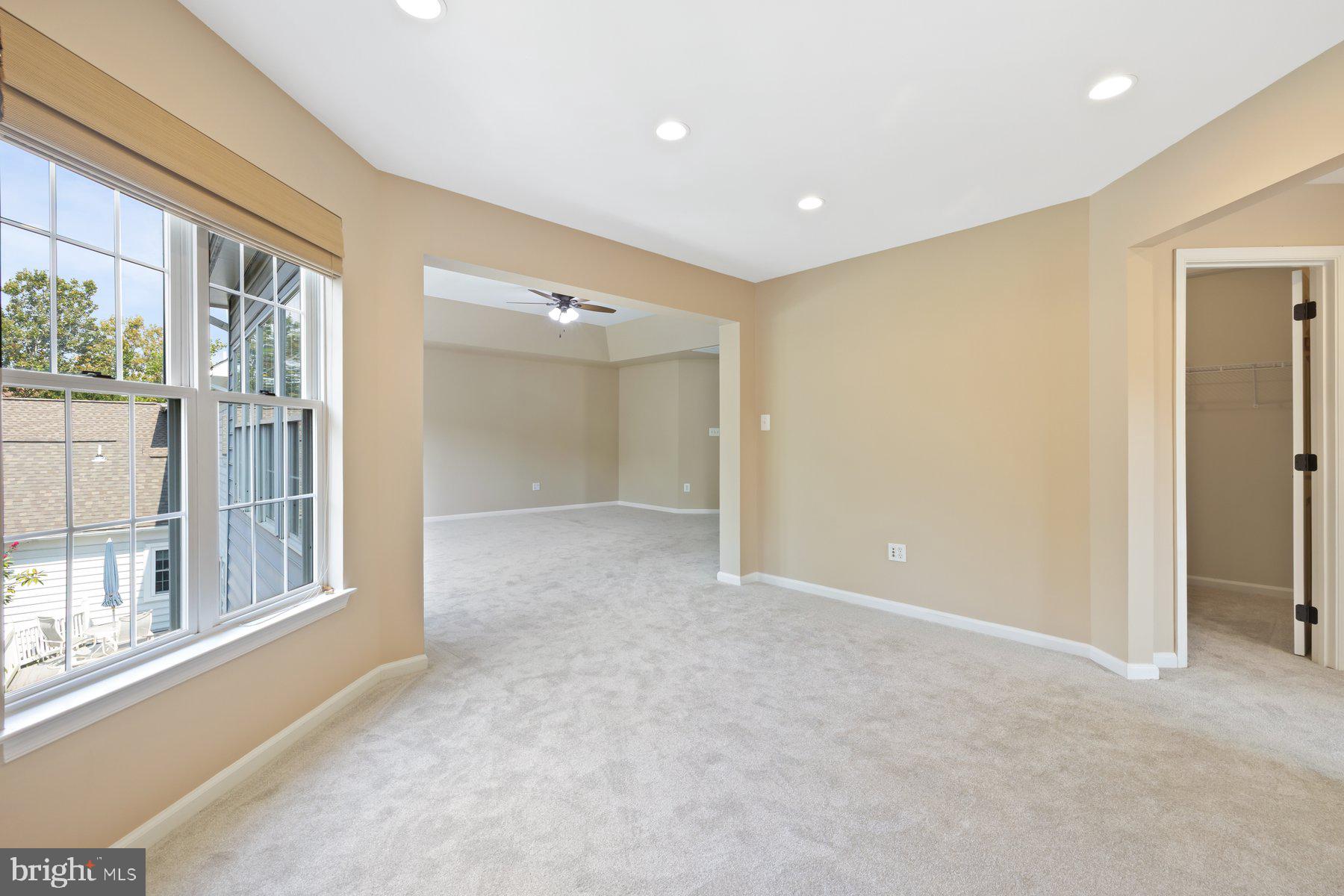 KING FARM WATKINS POND - Residential