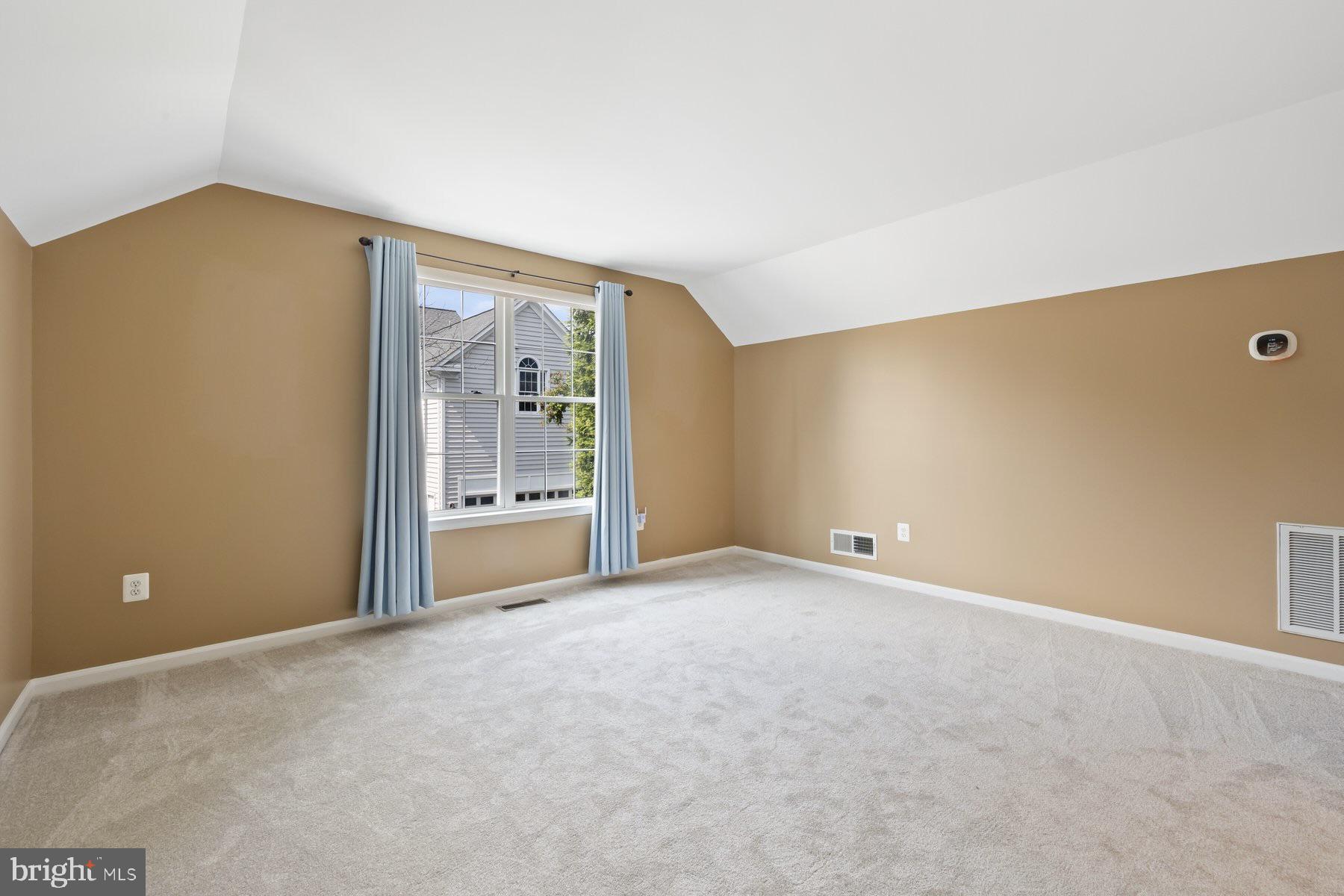 KING FARM WATKINS POND - Residential