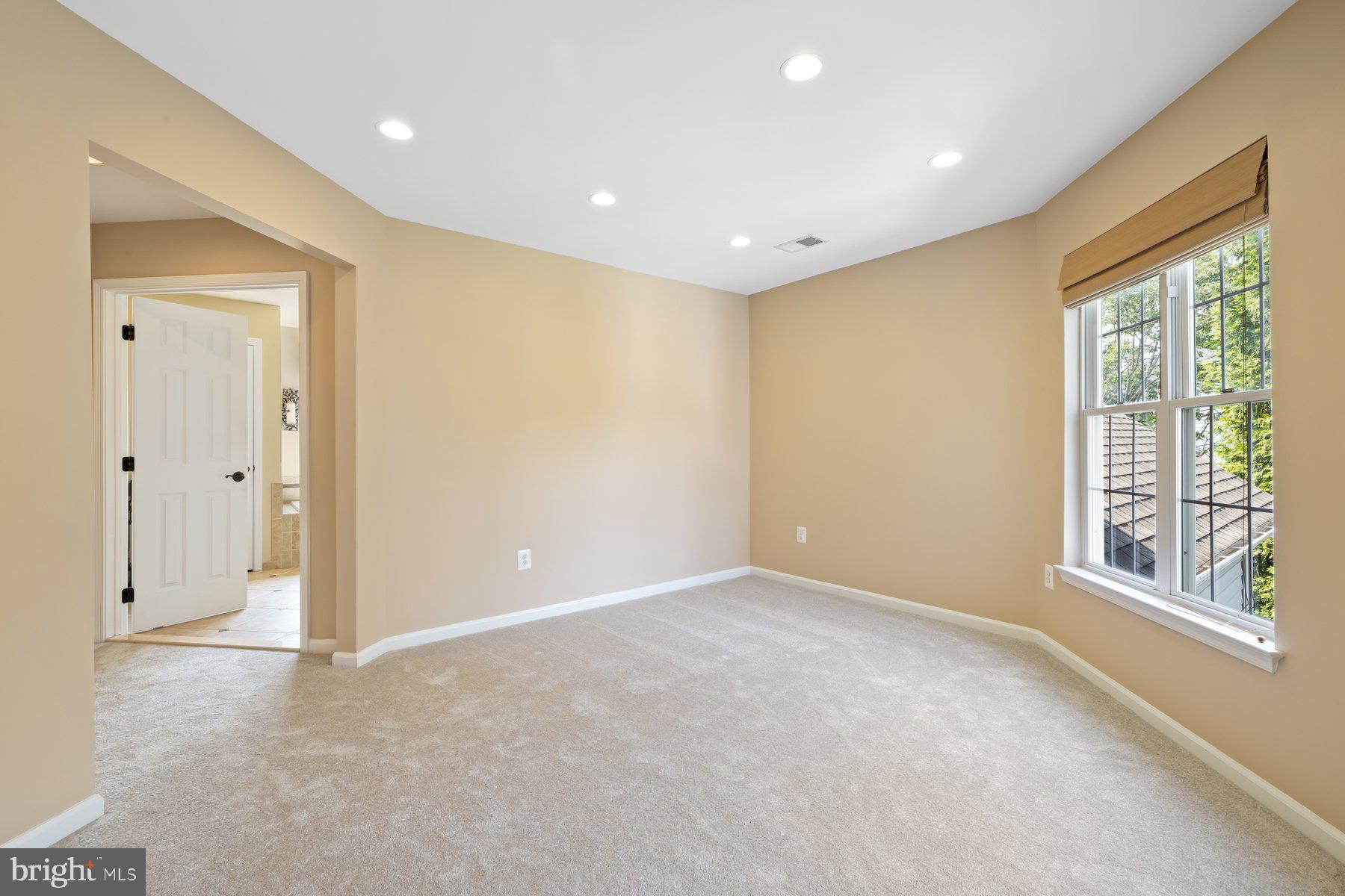 KING FARM WATKINS POND - Residential