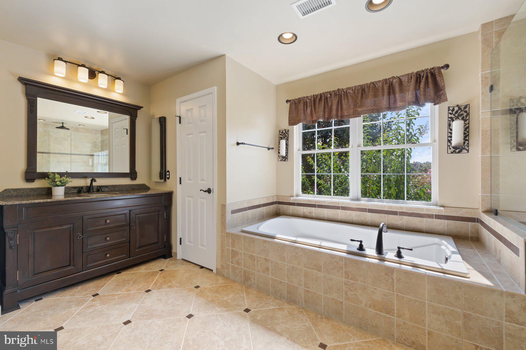 KING FARM WATKINS POND - Residential