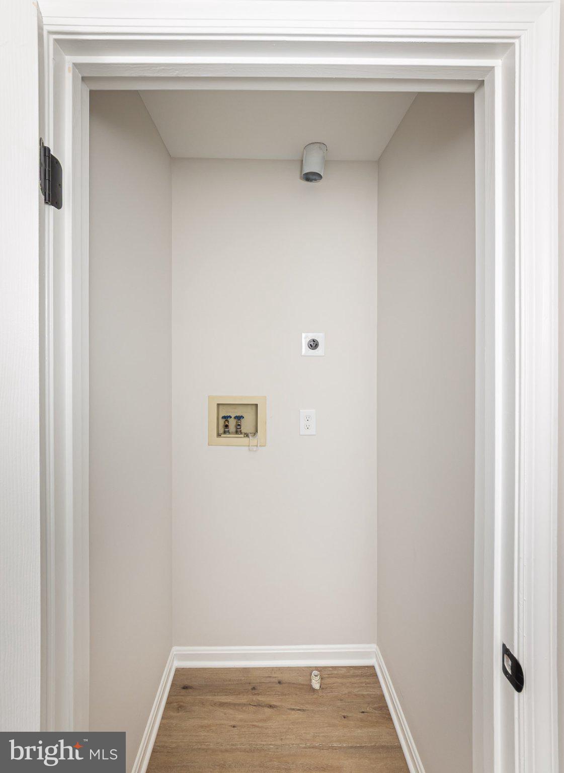 WOODRIDGE MANOR - Residential