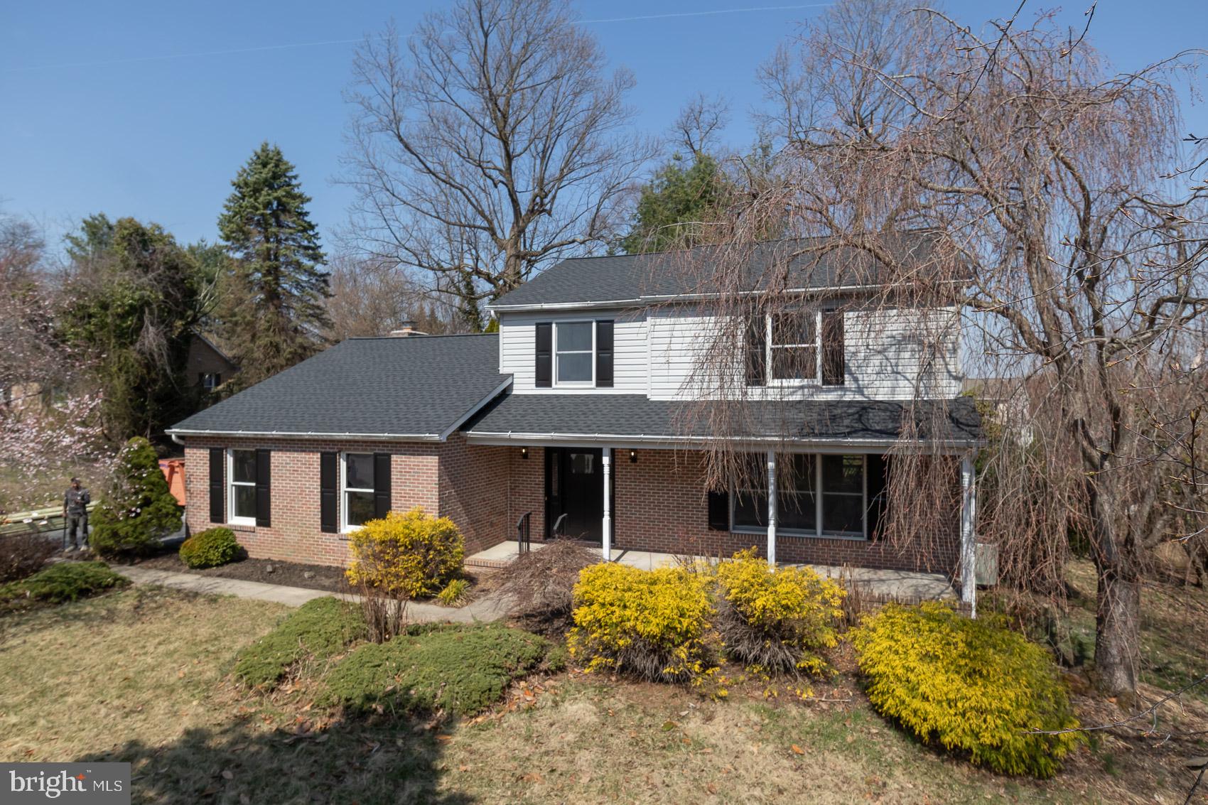 WOODRIDGE MANOR - Residential