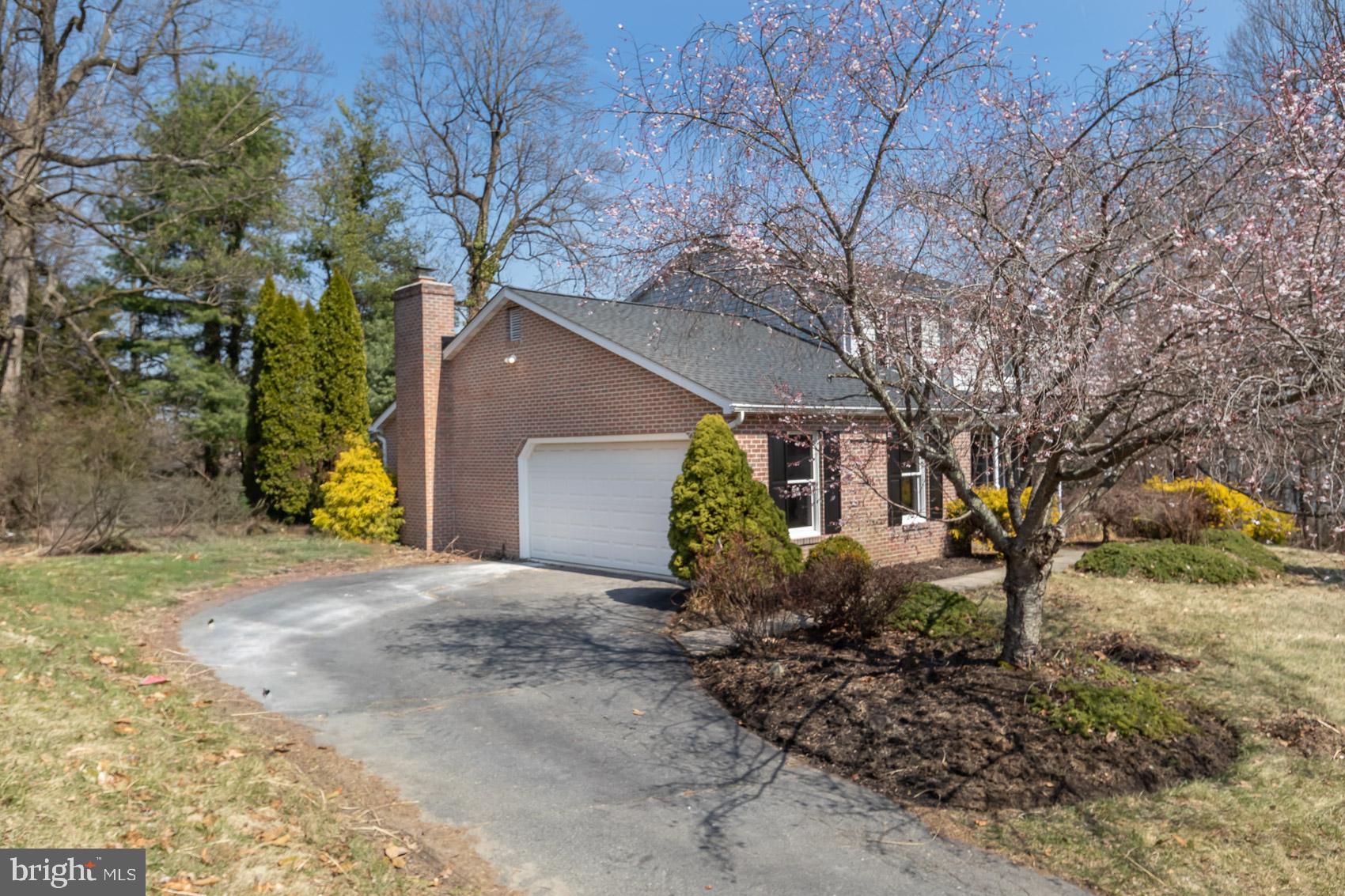 WOODRIDGE MANOR - Residential