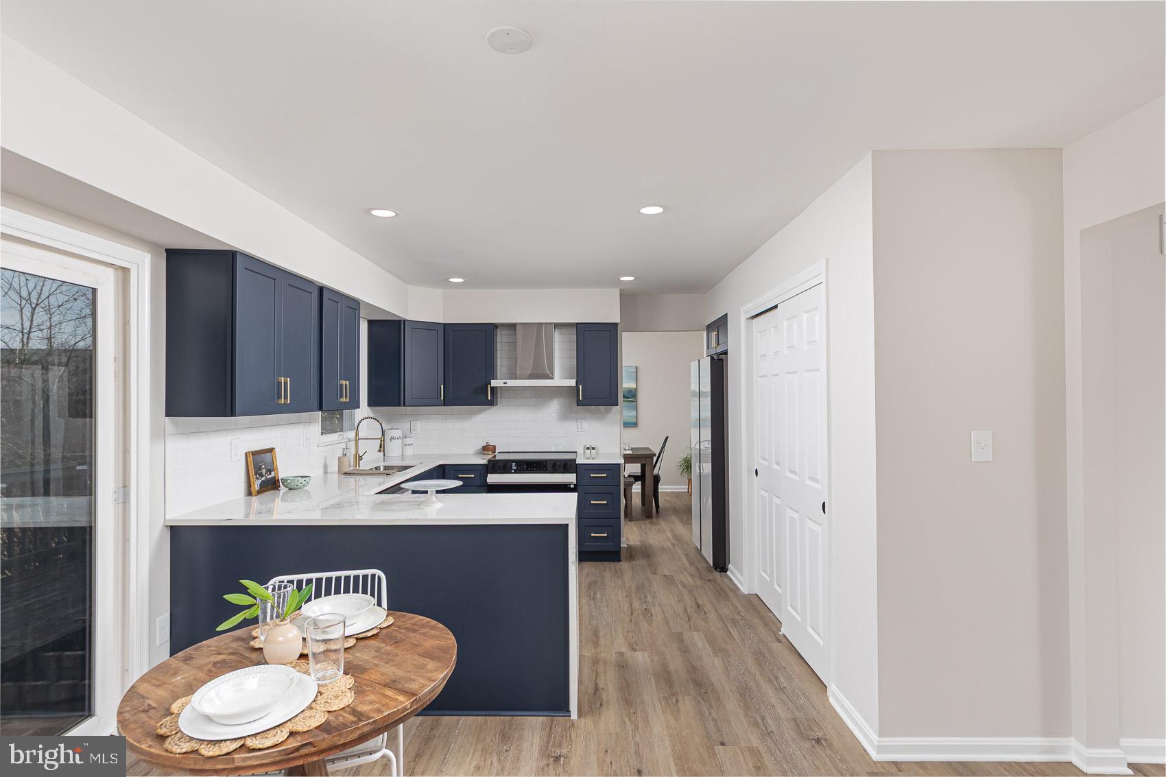 WOODRIDGE MANOR - Residential