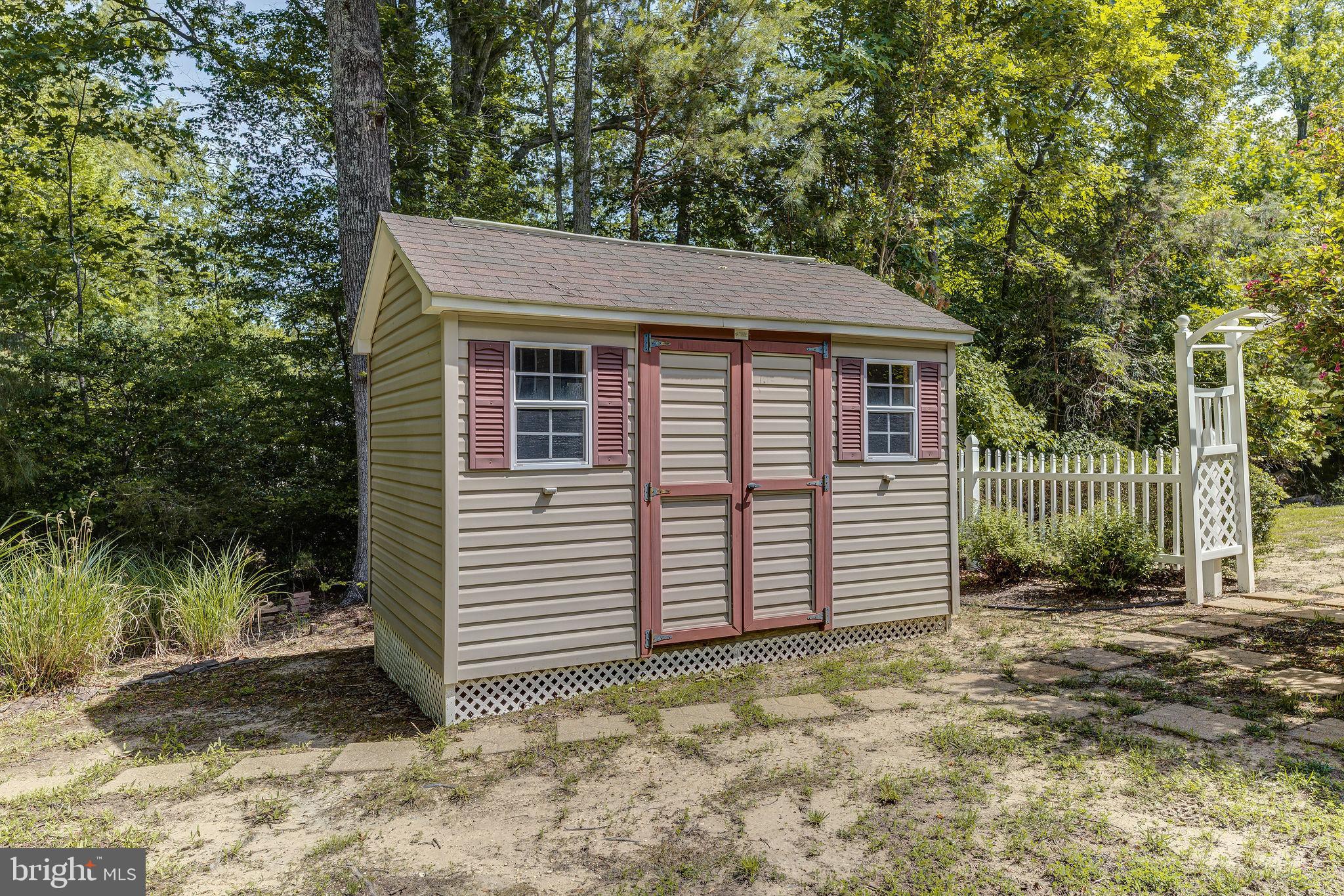 ROUSBY HALL WOODS - Residential