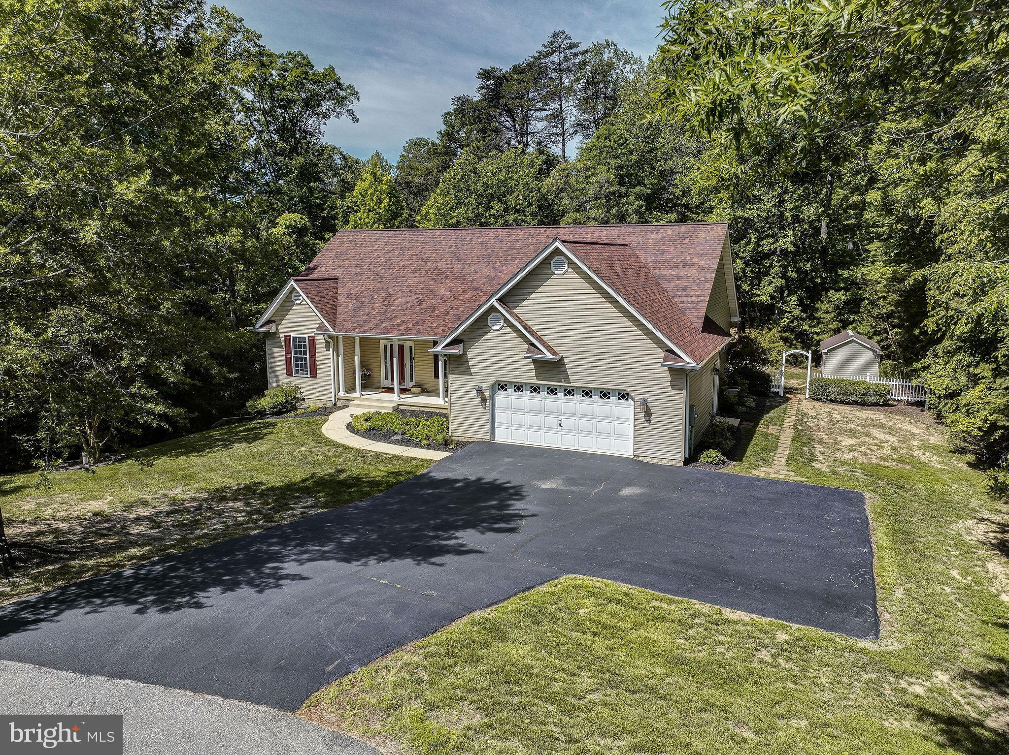 ROUSBY HALL WOODS - Residential