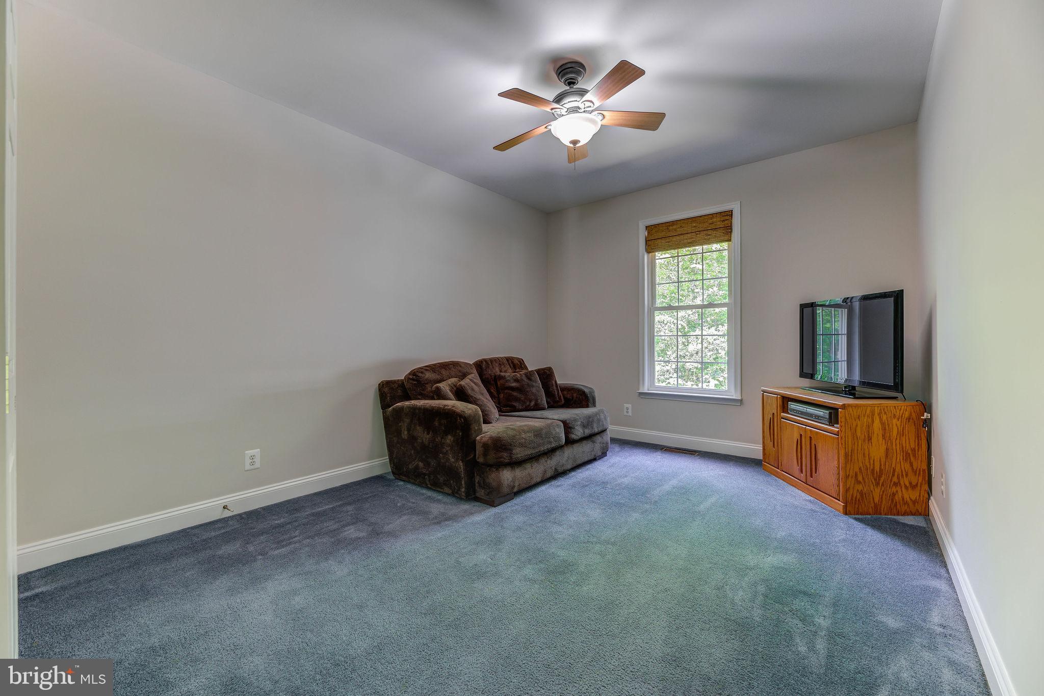 ROUSBY HALL WOODS - Residential