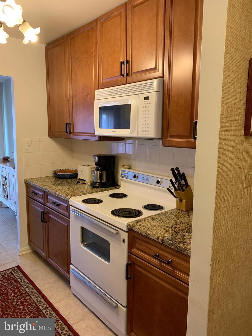 CAINE WOODS - Residential Lease