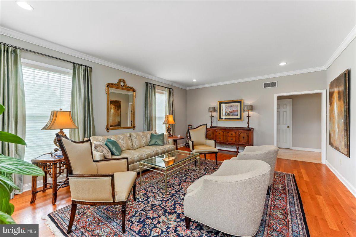 PRANCING HORSE FAR - Residential