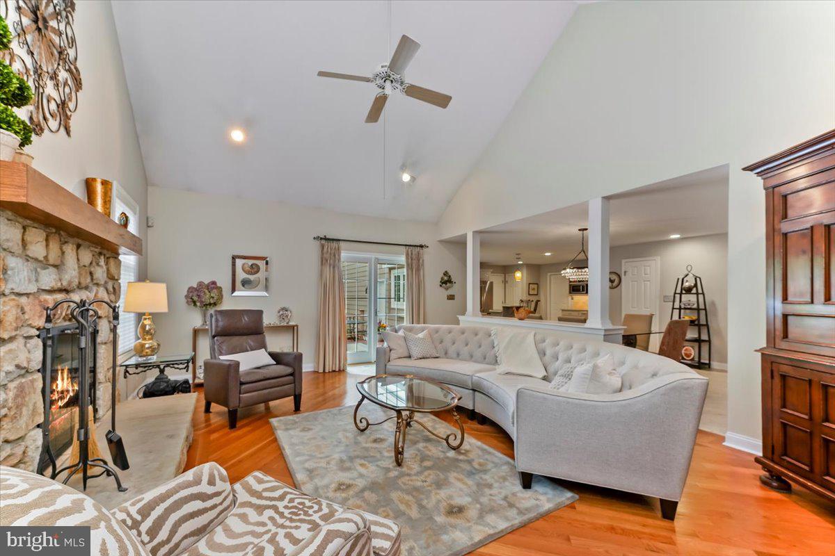 PRANCING HORSE FAR - Residential