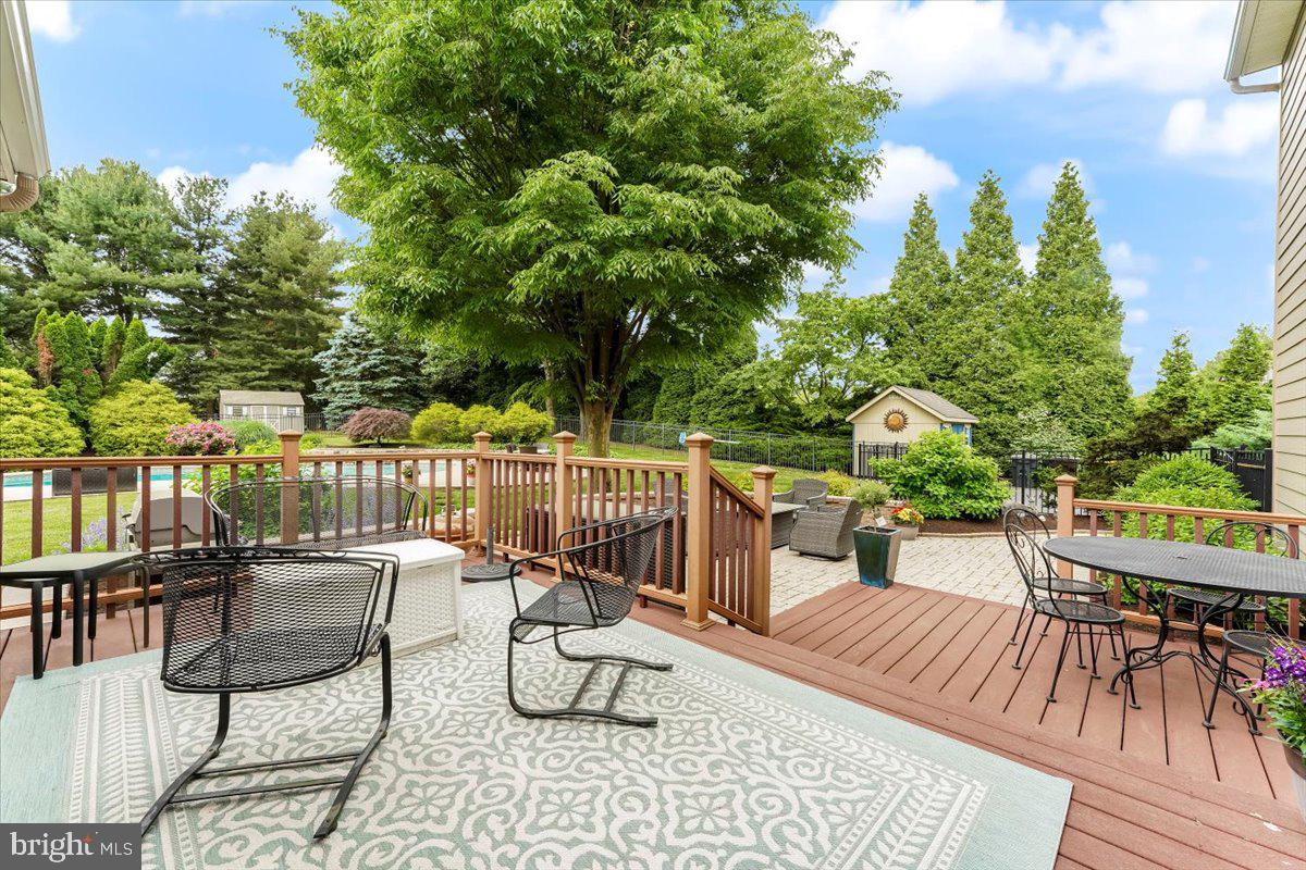 PRANCING HORSE FAR - Residential