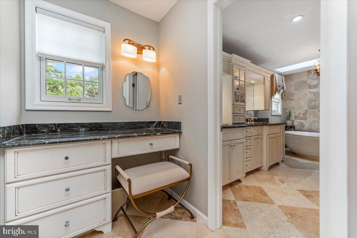 PRANCING HORSE FAR - Residential