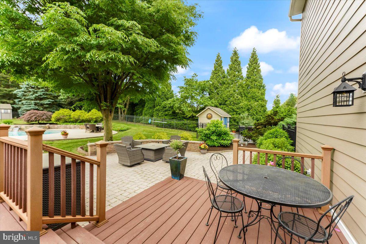 PRANCING HORSE FAR - Residential