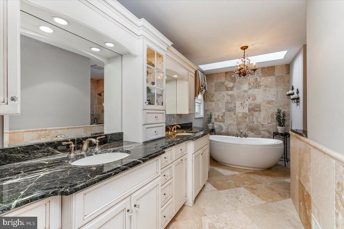 PRANCING HORSE FAR - Residential