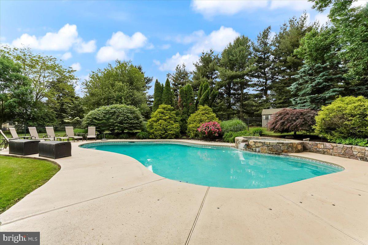 PRANCING HORSE FAR - Residential