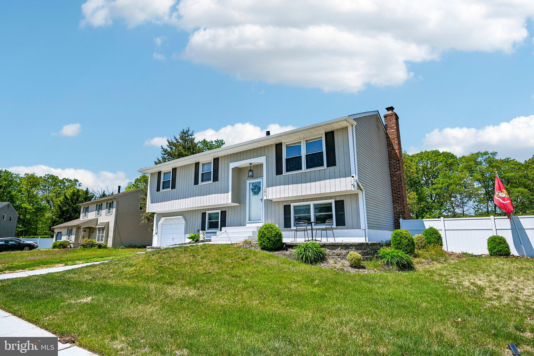 205 WREXHAM COURT