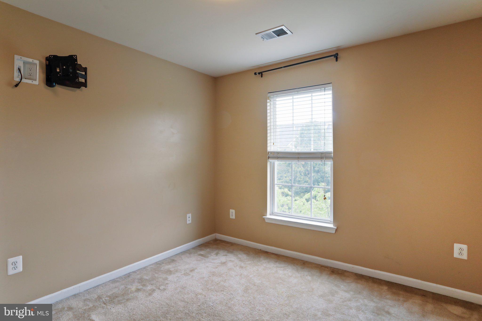 BROOKFIELD ON THE POTOMAC - Residential