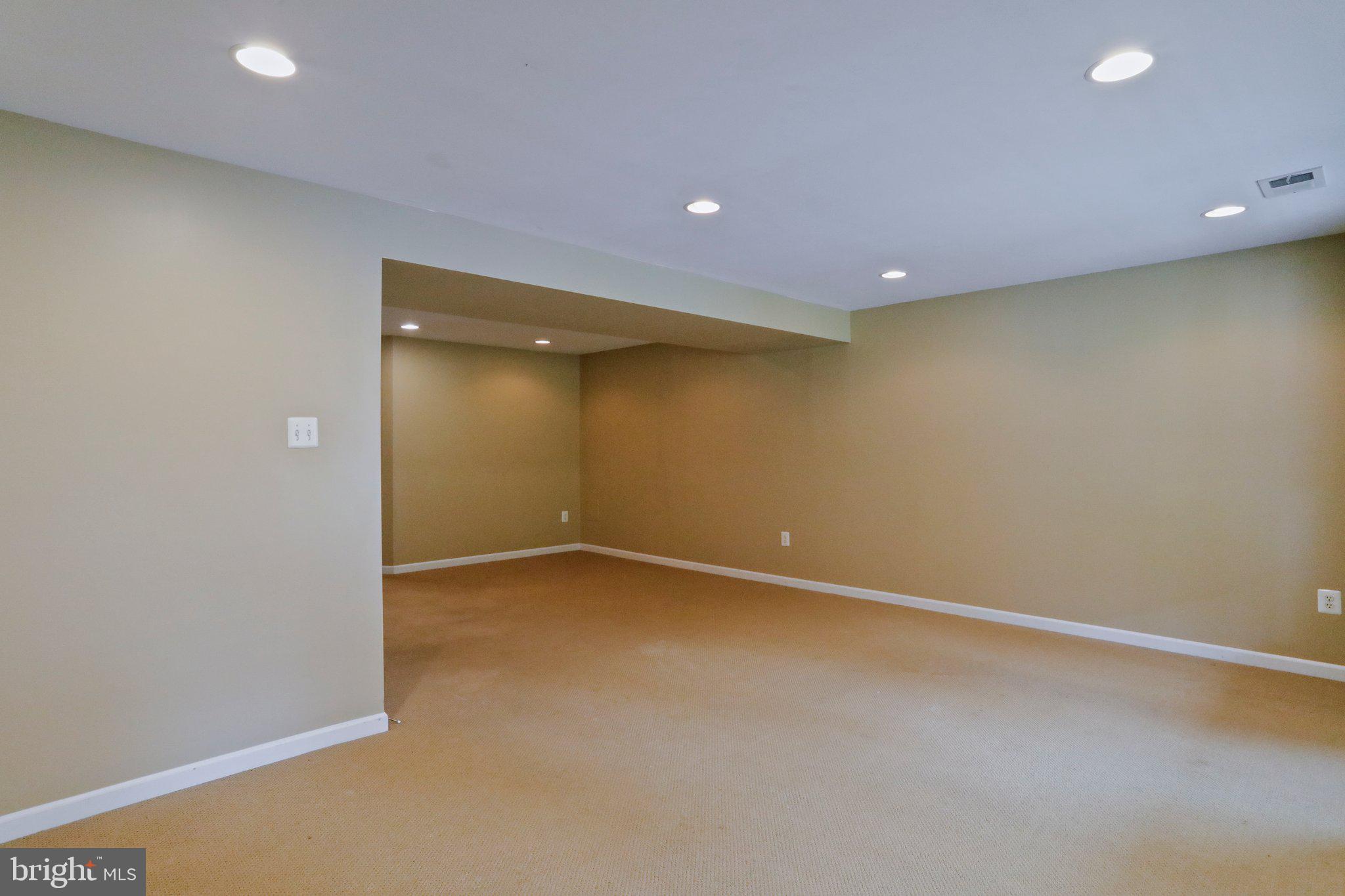 BROOKFIELD ON THE POTOMAC - Residential