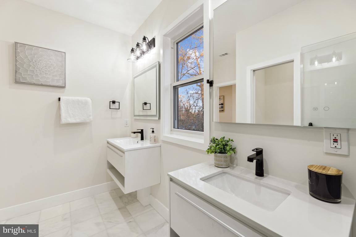 GARRETT PARK - Residential