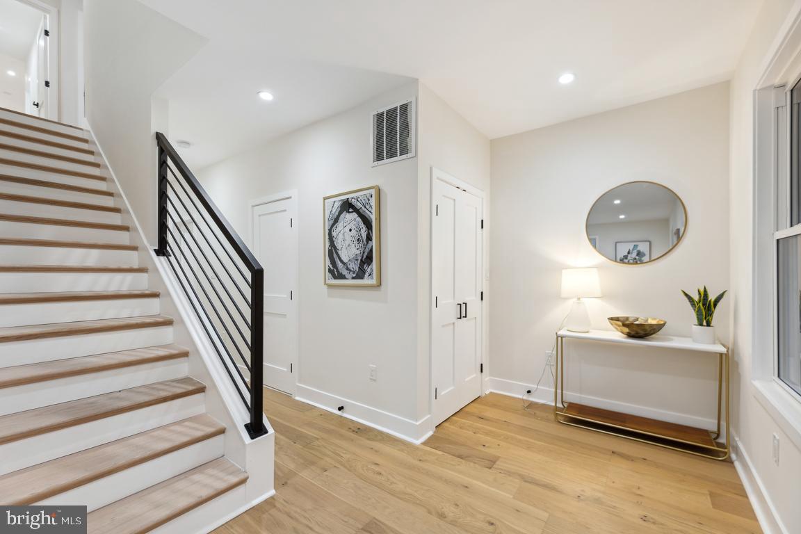 GARRETT PARK - Residential