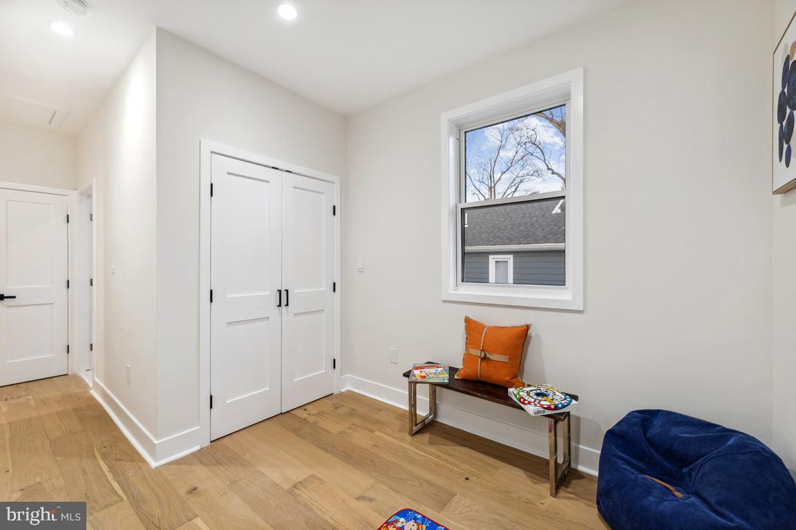 GARRETT PARK - Residential