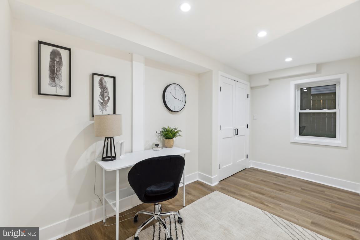 GARRETT PARK - Residential