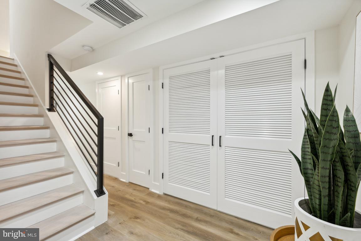 GARRETT PARK - Residential