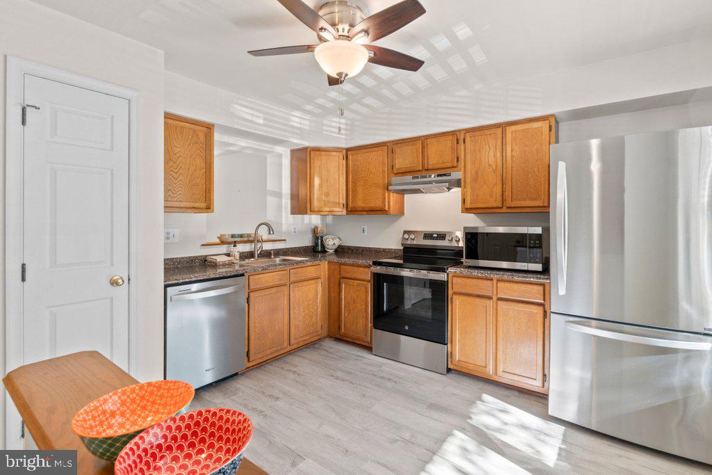 1152 KELFIELD DRIVE 1152