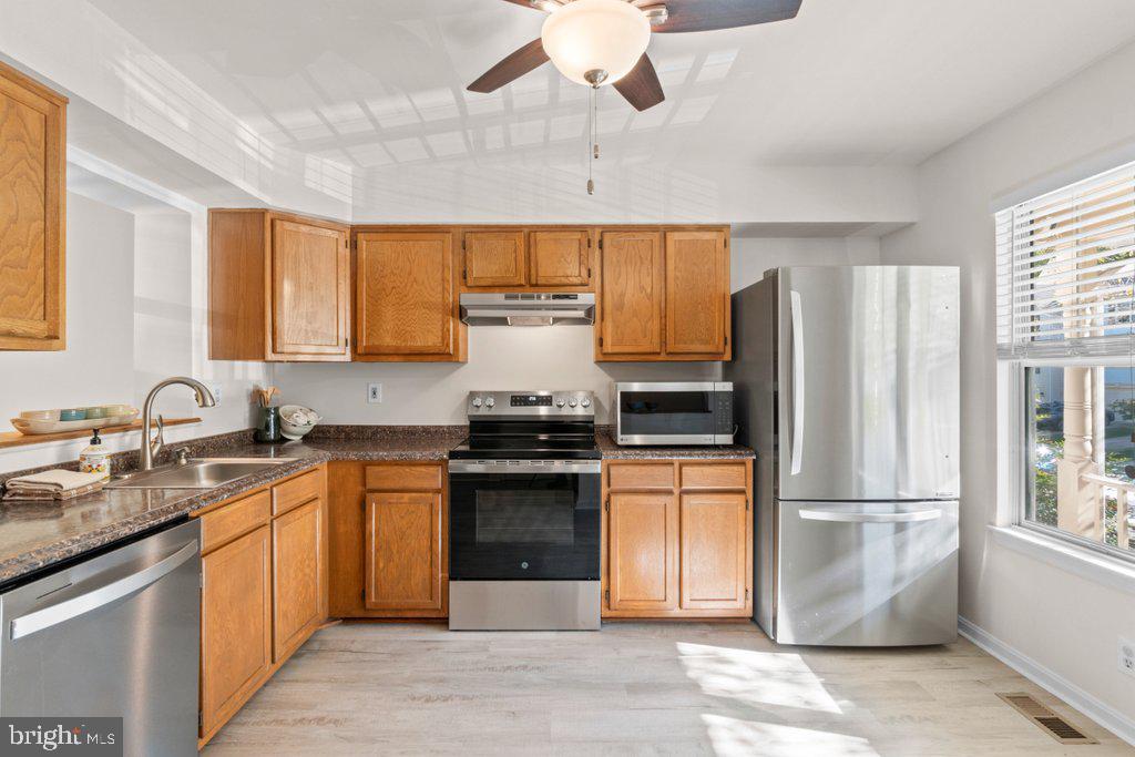 1152 KELFIELD DRIVE 1152