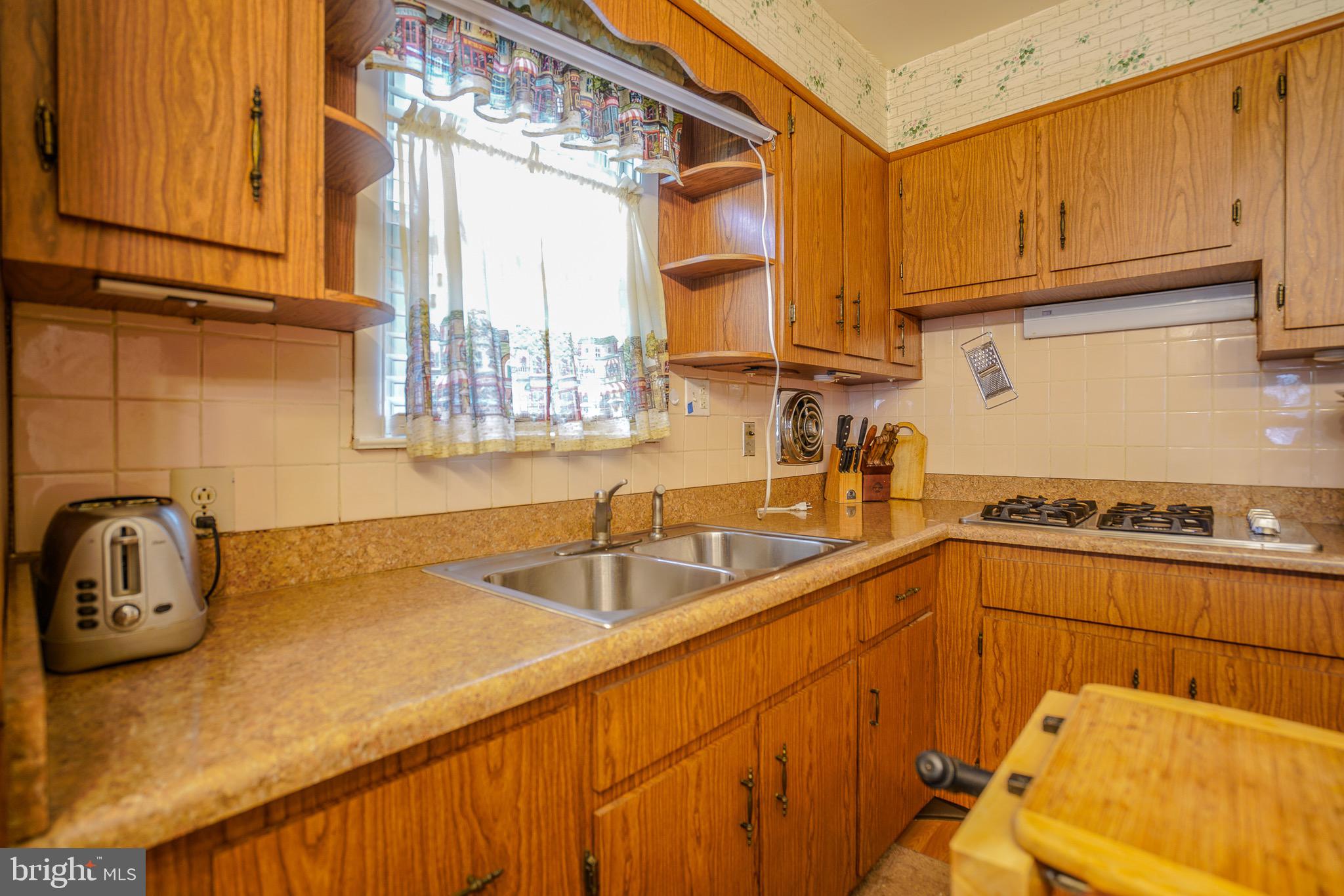 FOX CHASE - Residential