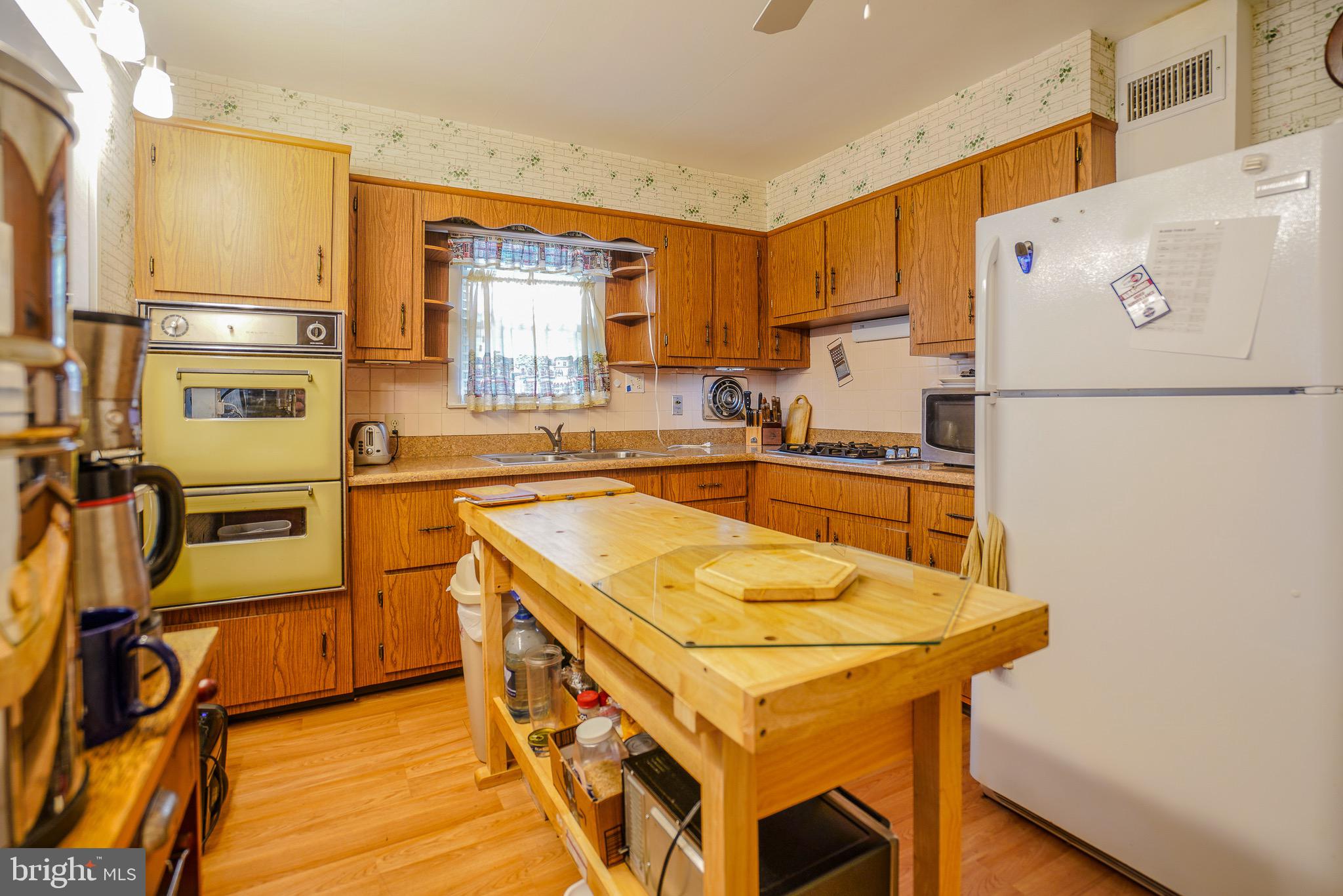 FOX CHASE - Residential