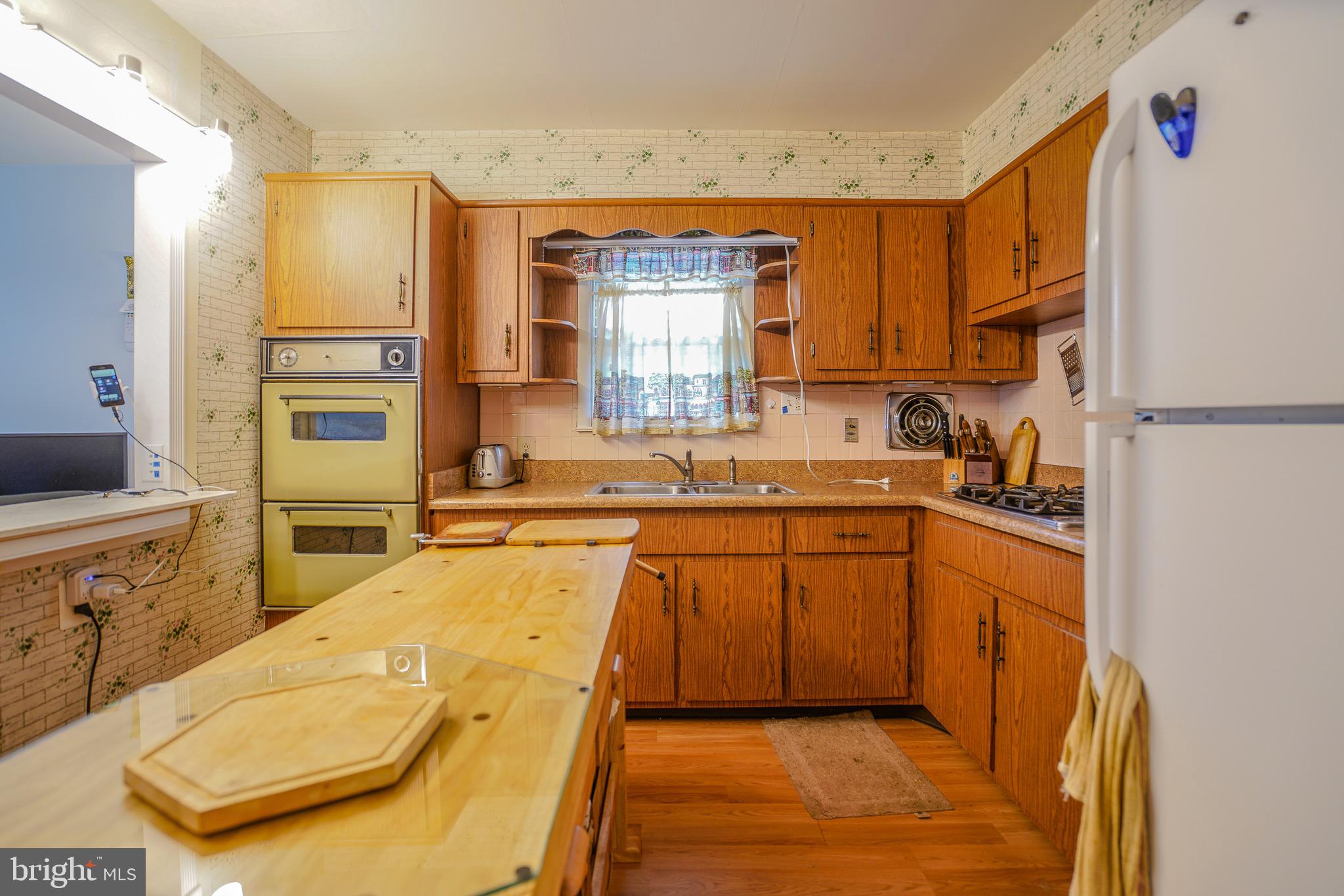 FOX CHASE - Residential