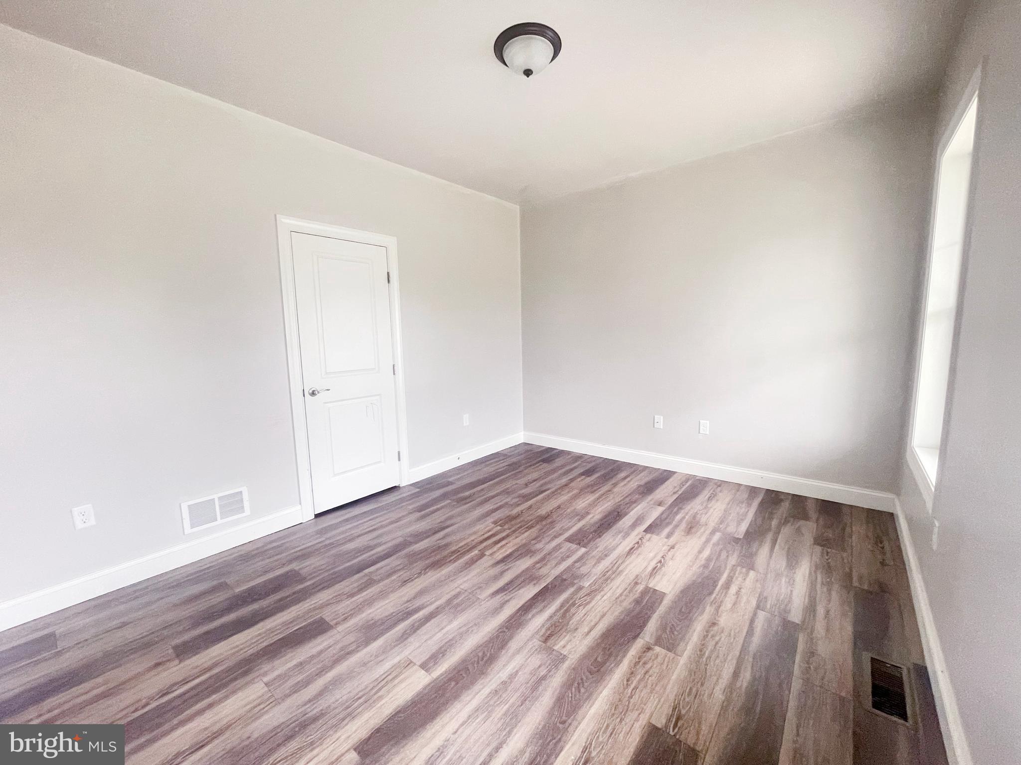 WOODLAND HILLS - Residential