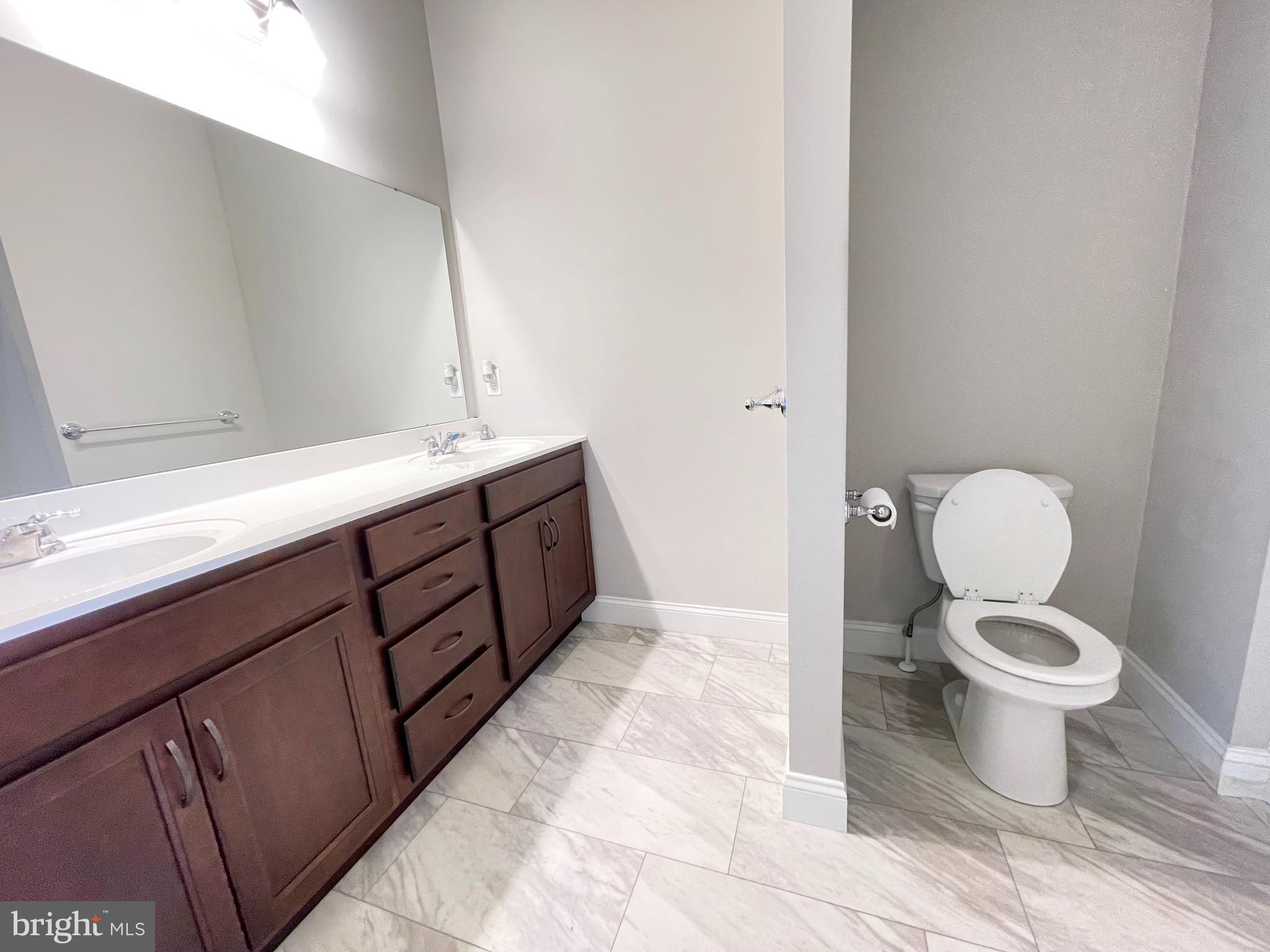 WOODLAND HILLS - Residential