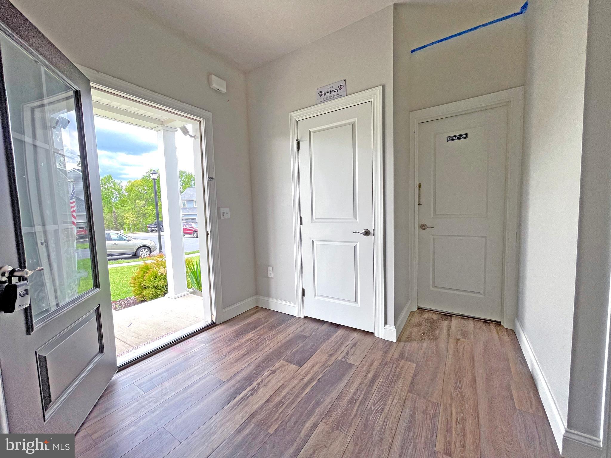 WOODLAND HILLS - Residential