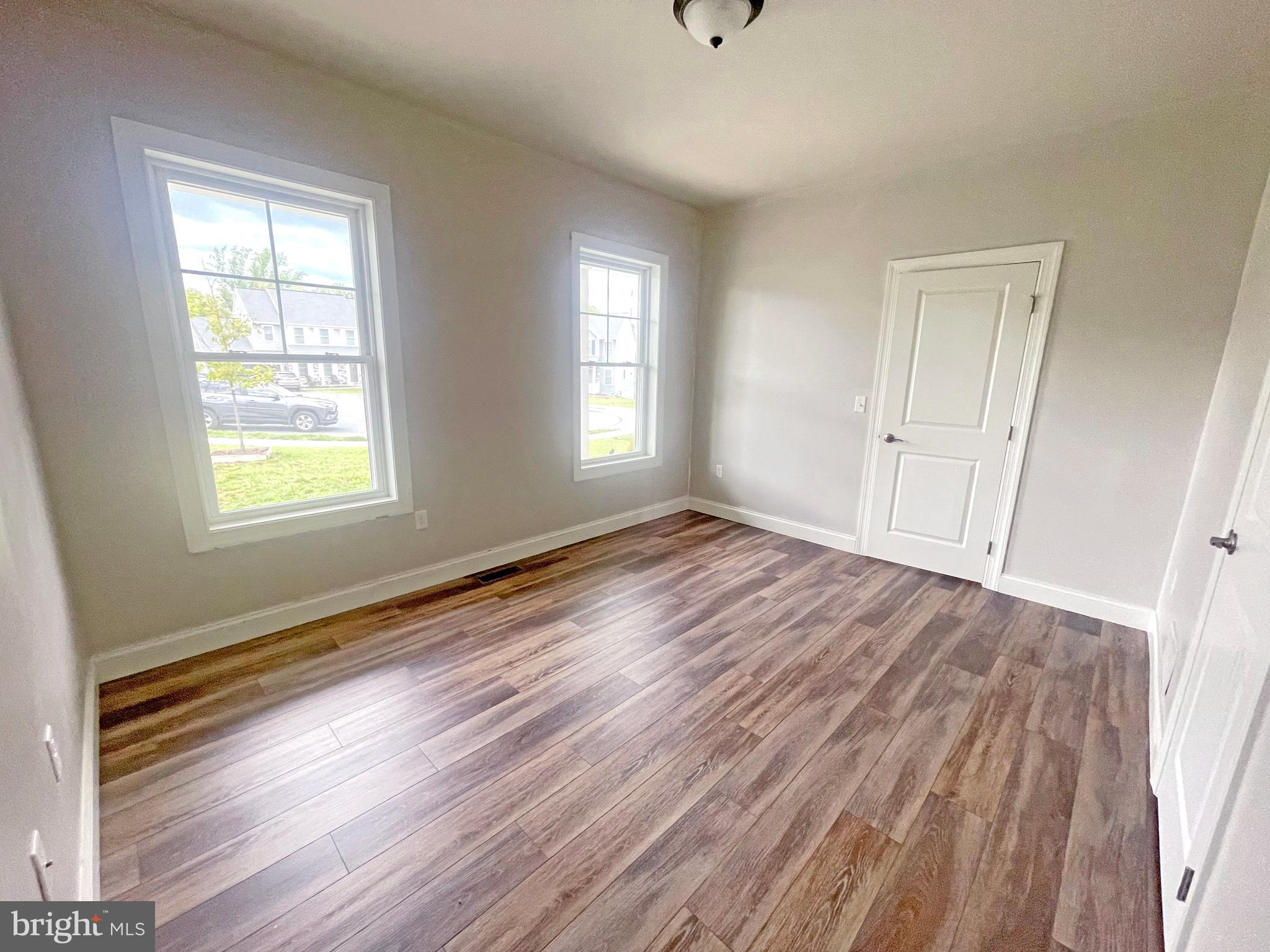 WOODLAND HILLS - Residential