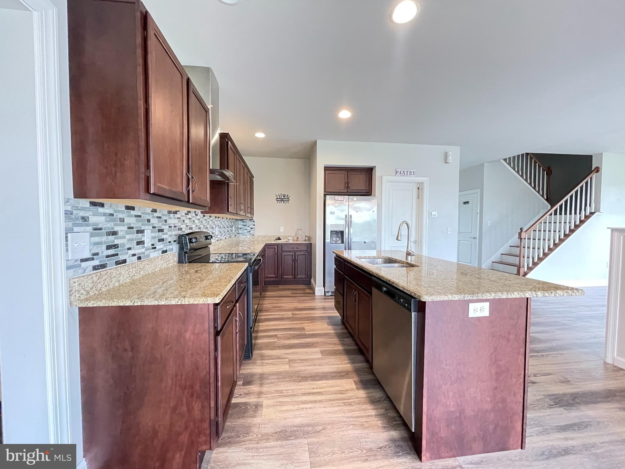 WOODLAND HILLS - Residential