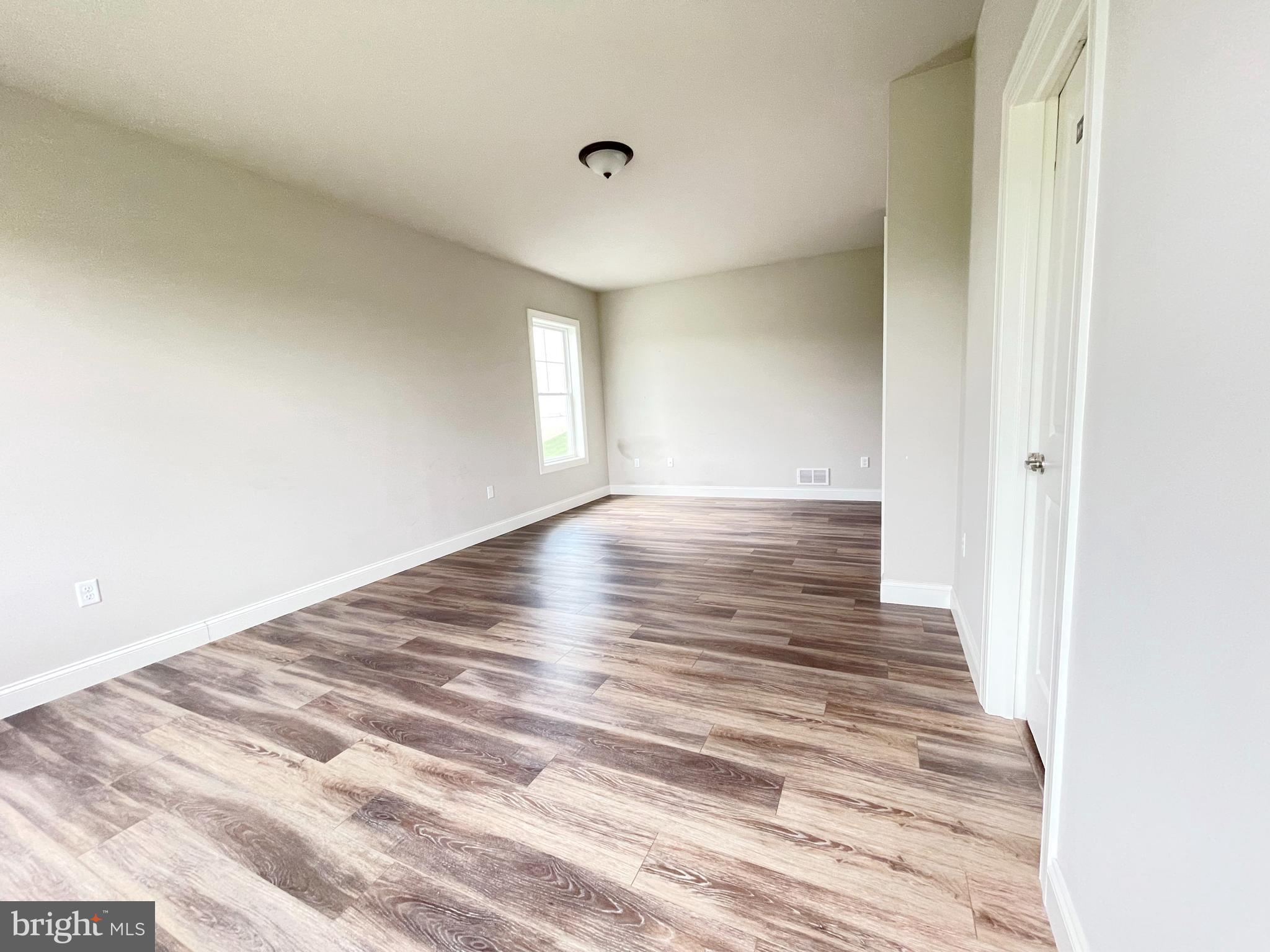 WOODLAND HILLS - Residential