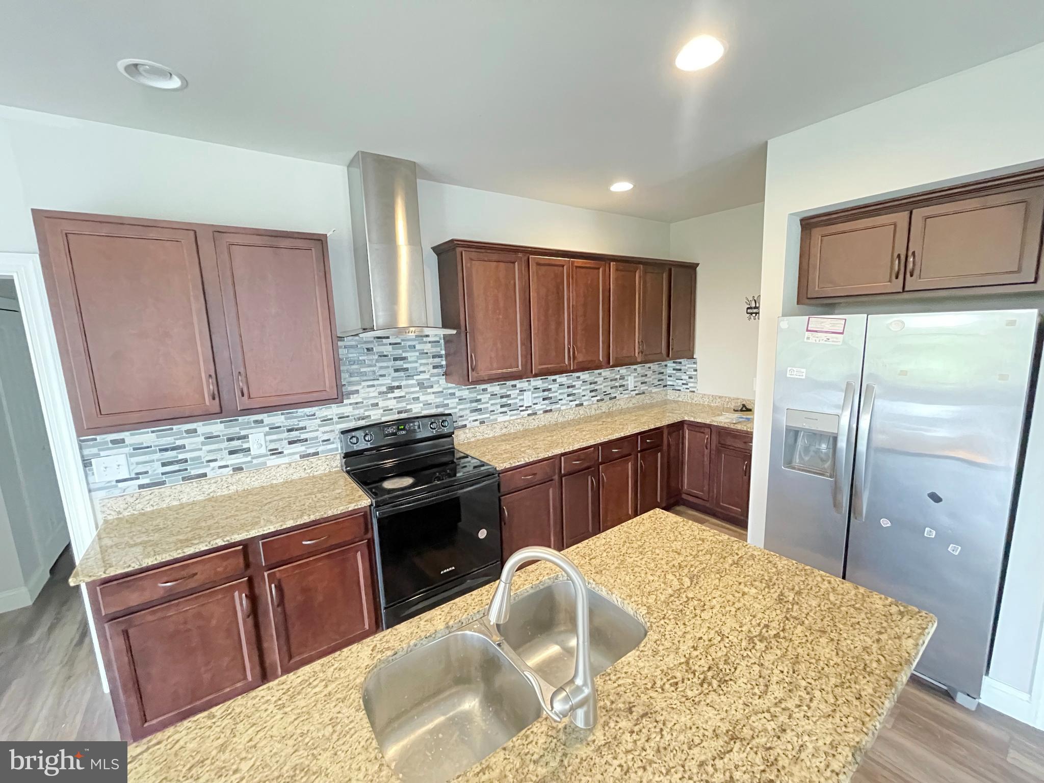 WOODLAND HILLS - Residential